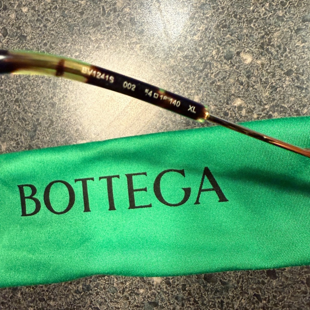 Bottega Veneta BV1241S Sunglasses - Picture 10 of 11